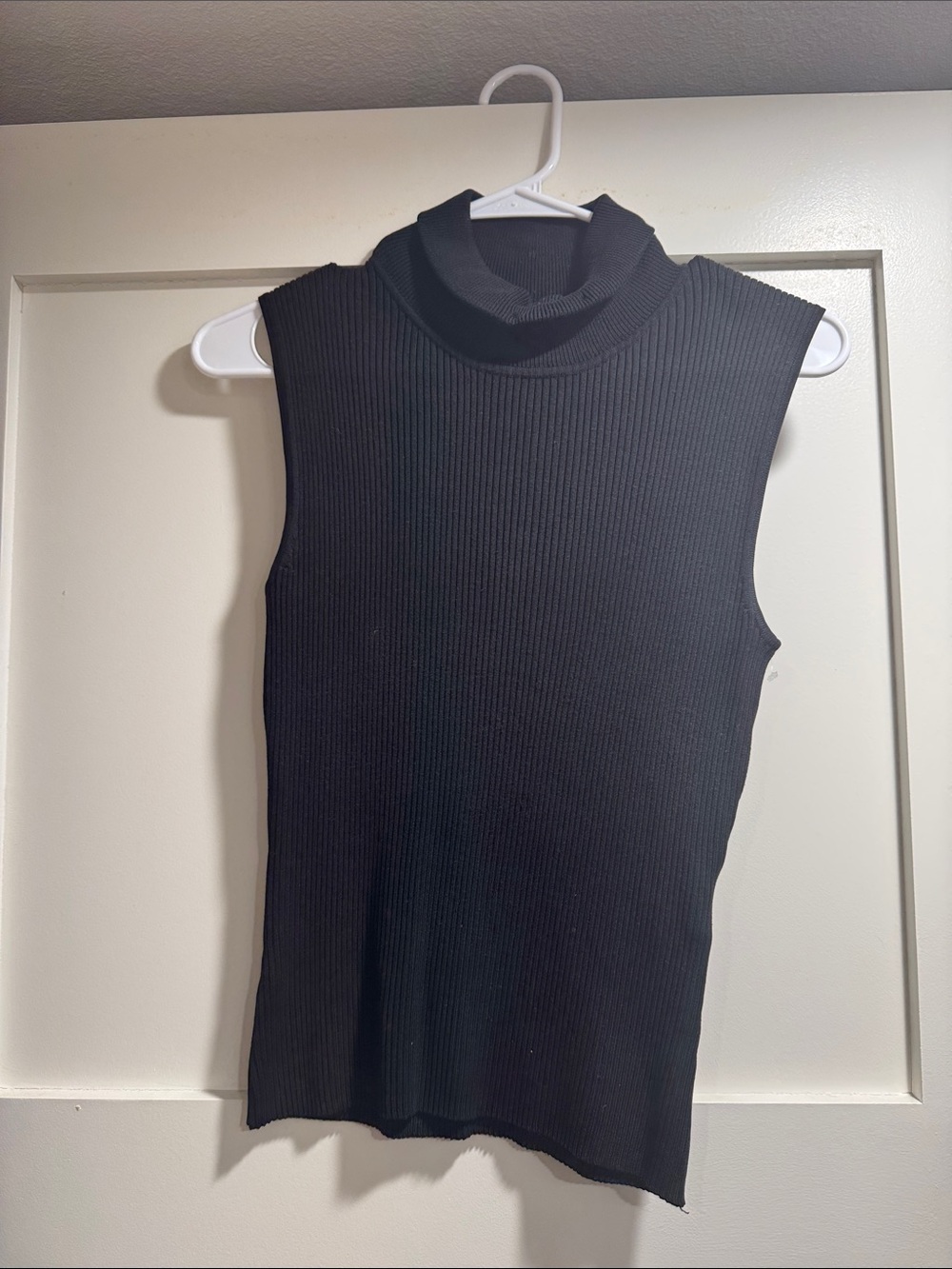 Silx by August Silk Black Ribbed Sleeveless Mock Neck Tank Top